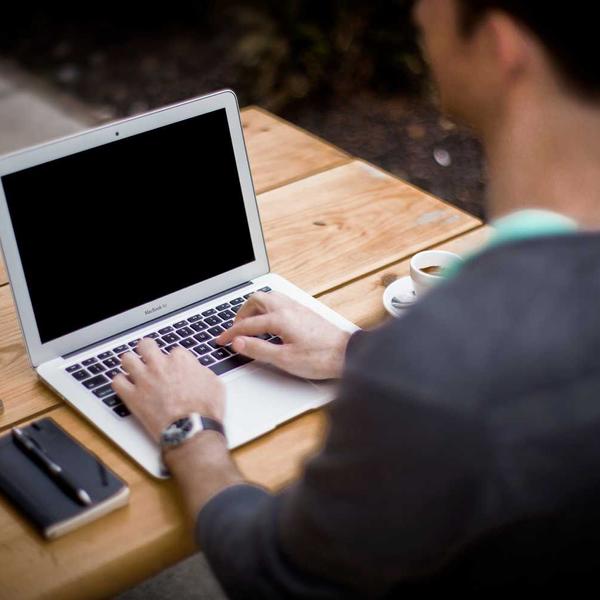 Libreria sospesa minimalista - Rovere